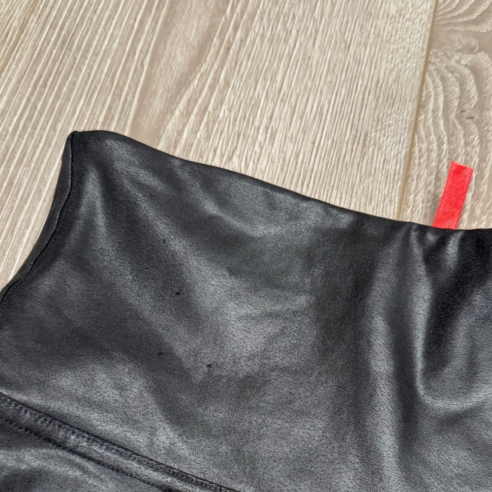 Spanx Assets Red Hot Faux Leather Leggings Slimming Dressy Sleek Going Out - Picture 3 of 5